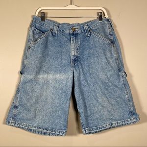 LEE DUNGAREES 
men’s light wash denim shorts size 34L
100% cotton